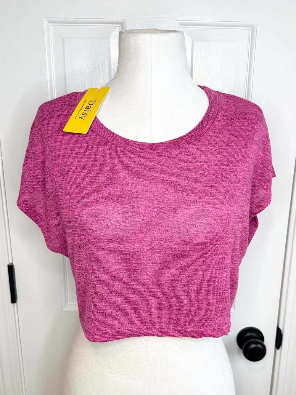 Daisy Heathered Magenta Cropped Tee